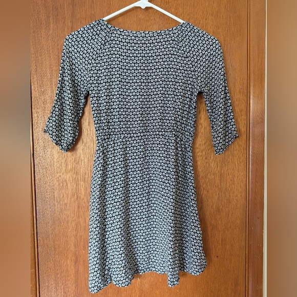 Crazy 8 Floral Dress Size 8 Black White Play Dress - Picture 3 of 6